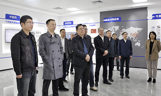 青岛饮料集团刘富华总经理率班子成员莅临易彩堂集团指导洽谈